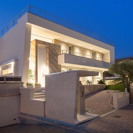 Villa Aurora-Holiday Home Apt 2 Bardolino Dış mekan fotoğraf