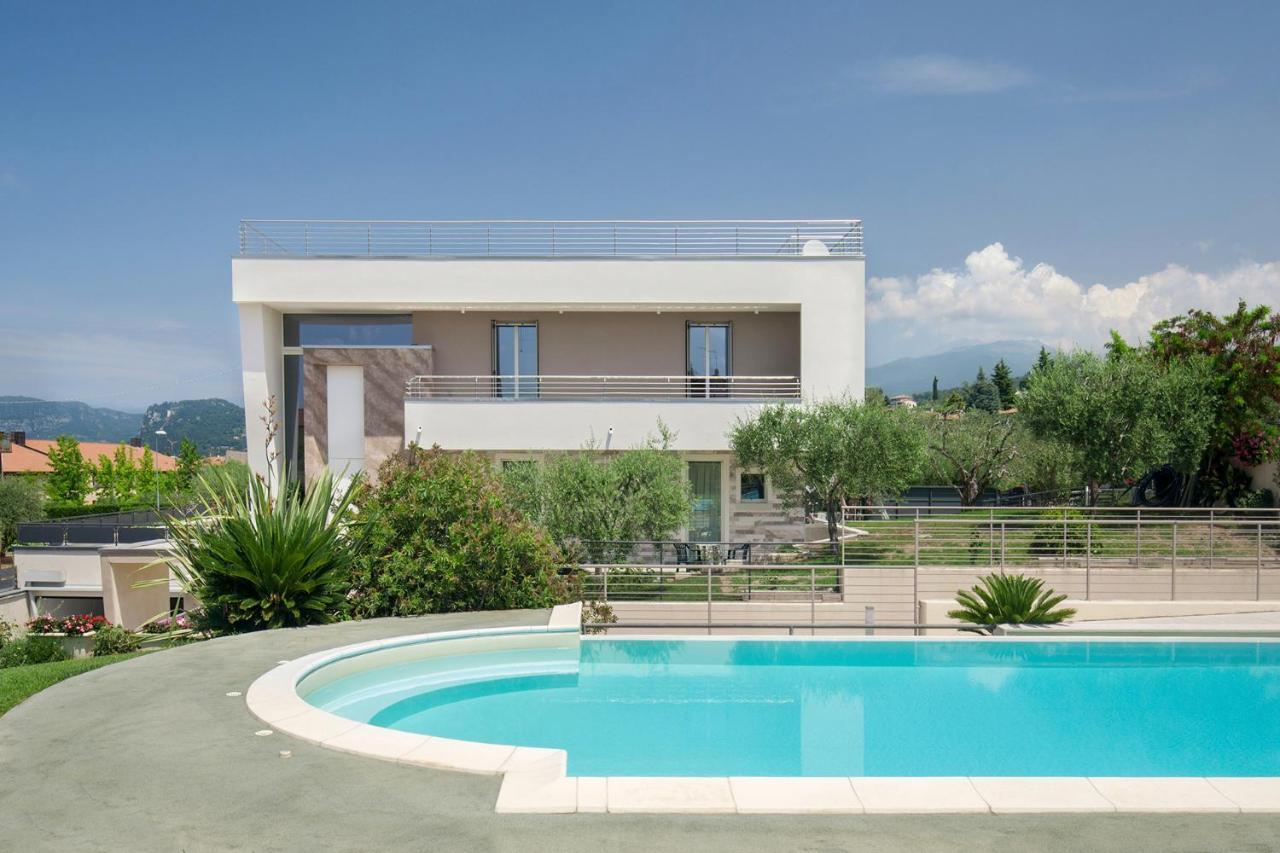 Villa Aurora-Holiday Home Apt 2 Bardolino Dış mekan fotoğraf