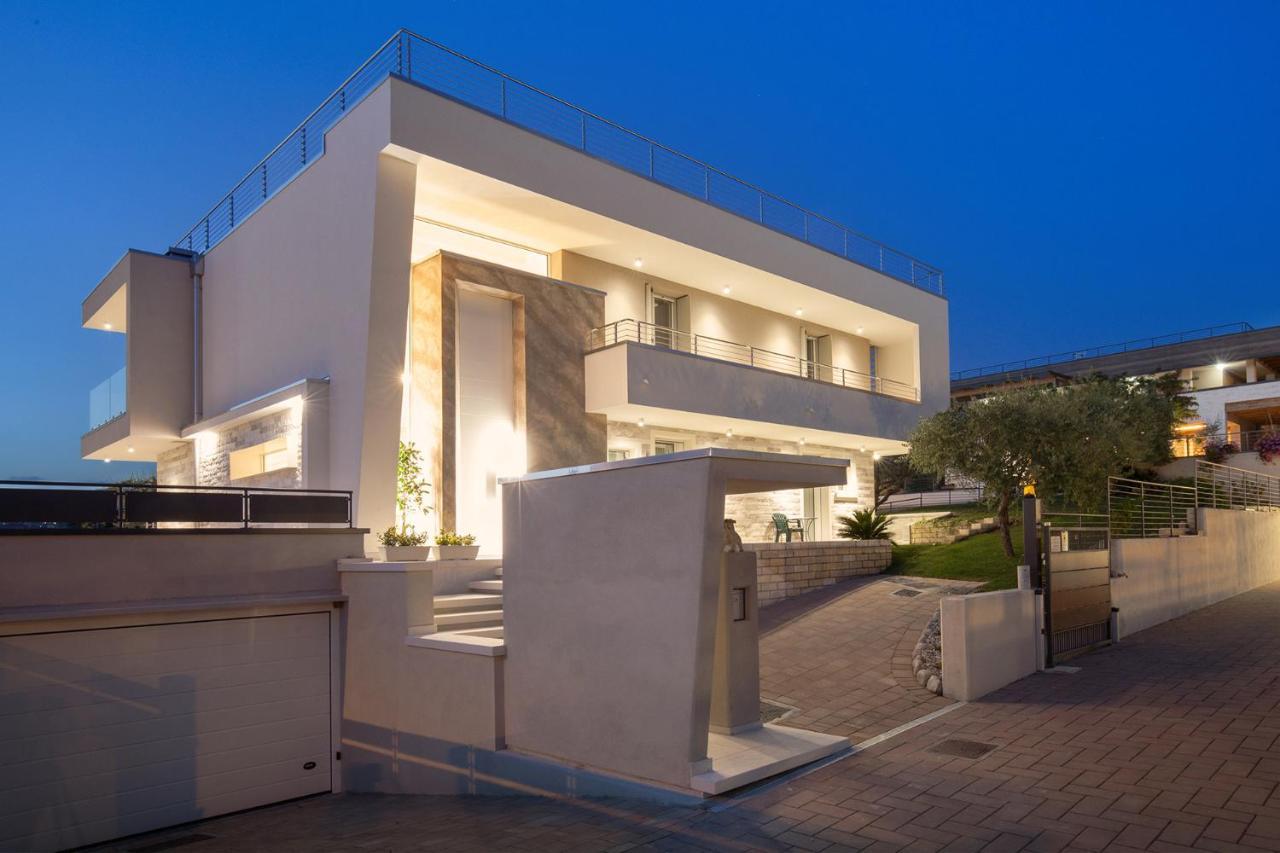 Villa Aurora-Holiday Home Apt 2 Bardolino Dış mekan fotoğraf