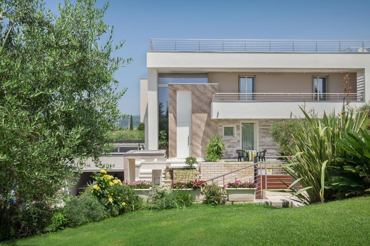 Villa Aurora-Holiday Home Apt 2 Bardolino Dış mekan fotoğraf